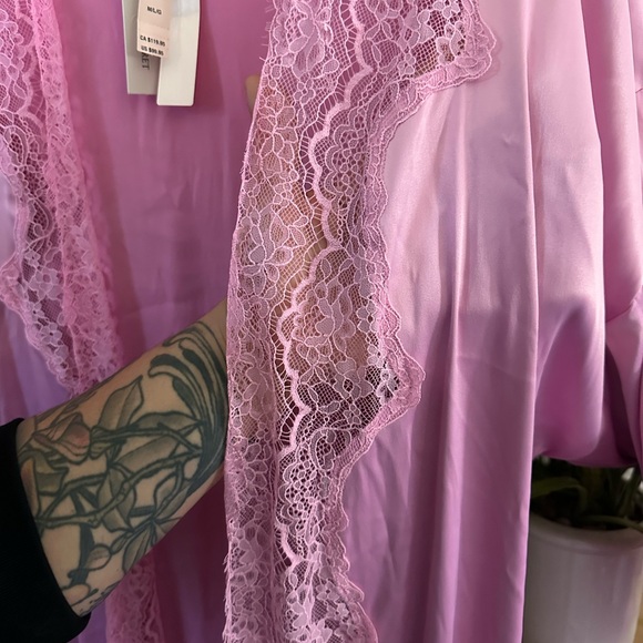 Pink Lacey ROBE - Picture 5 of 8